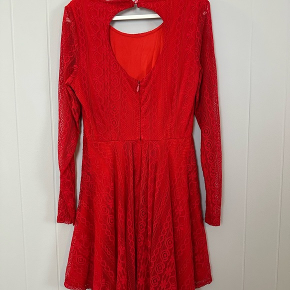 Vintage red lace dress - Picture 10 of 10